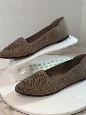 NWT MiA Girl Khaki beige slip on flats loafers ladies sz. 7.5